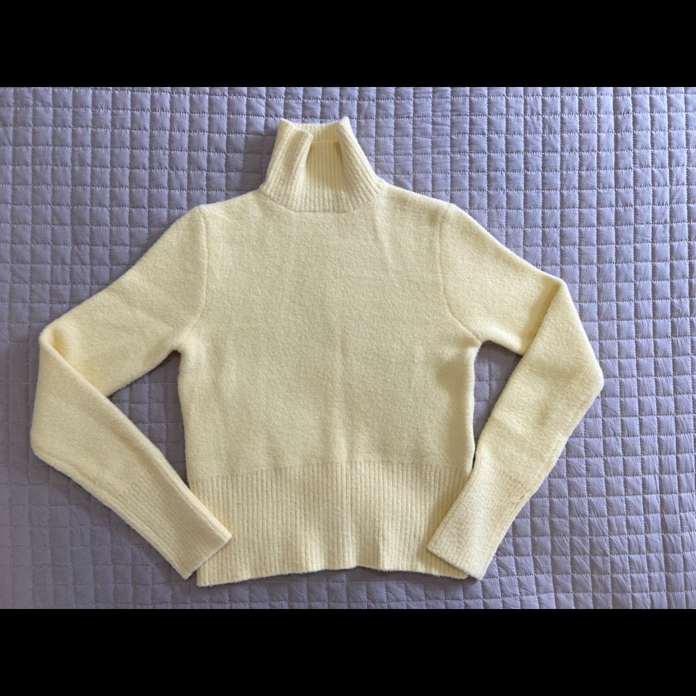 Zara Sweater - Size: S
